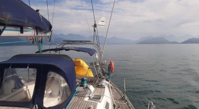 Experiência em um veleiro na Ilha Grande 